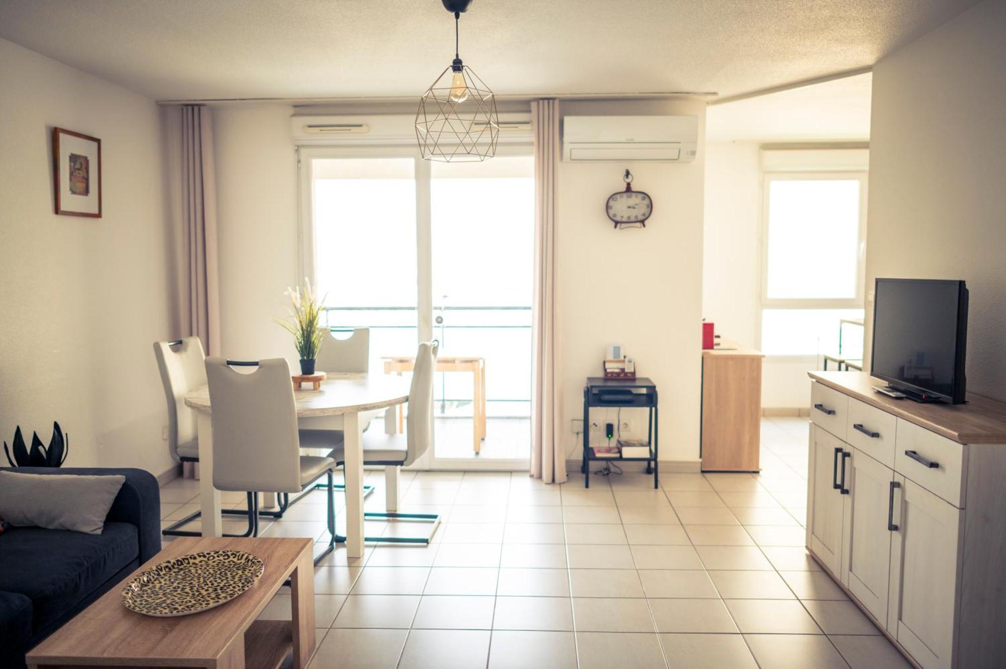 L Arene Margaux, 300 M Du Tram Apartment Lormont Exterior photo