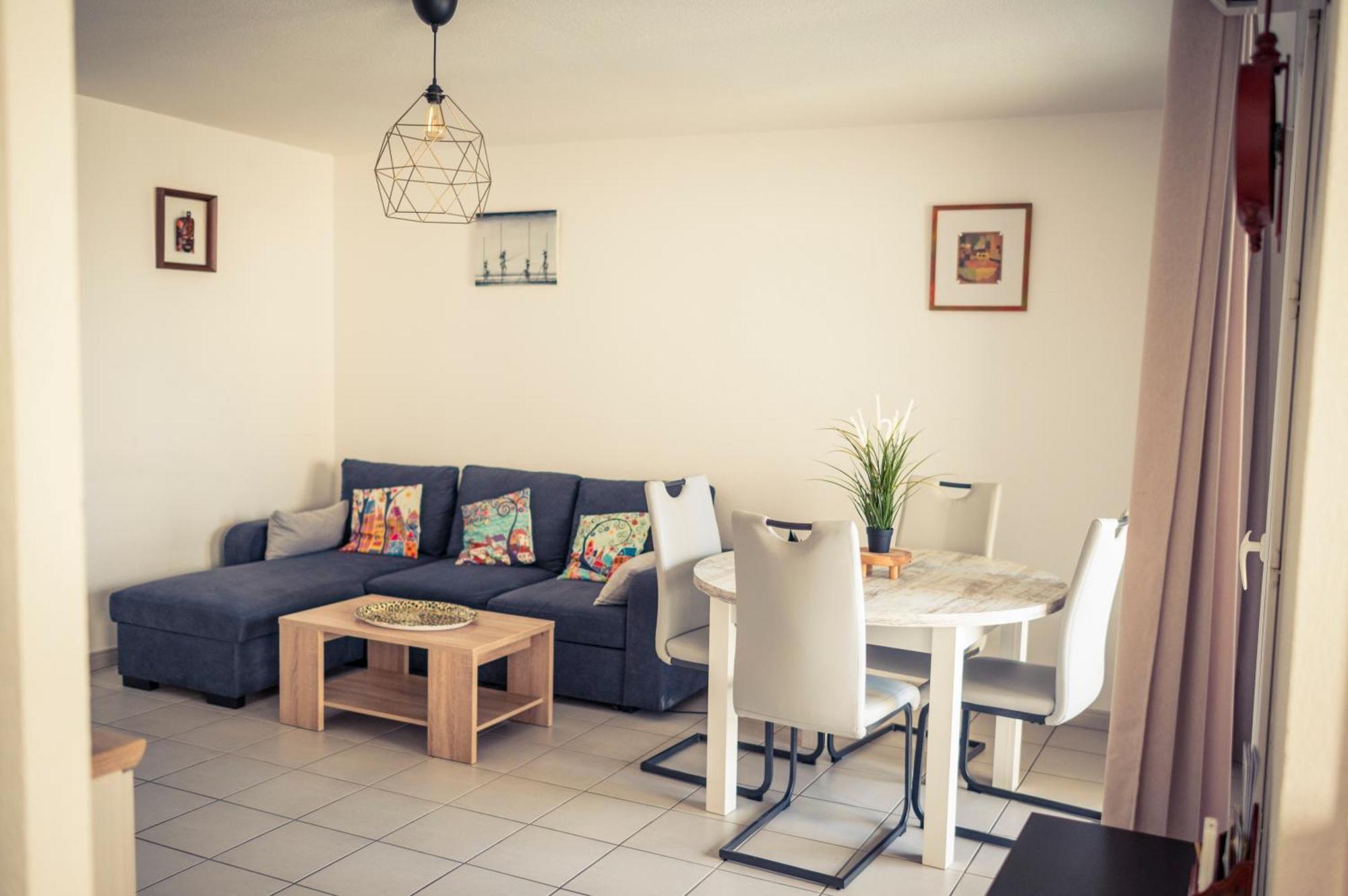L Arene Margaux, 300 M Du Tram Apartment Lormont Exterior photo